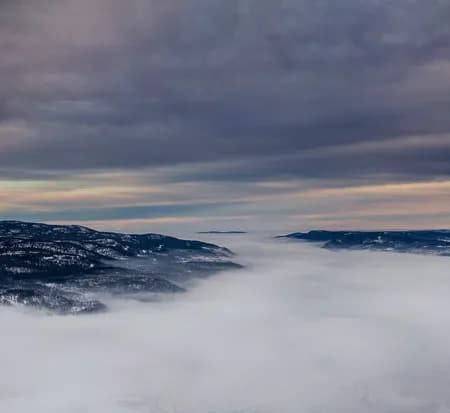 Hokksund under clouds