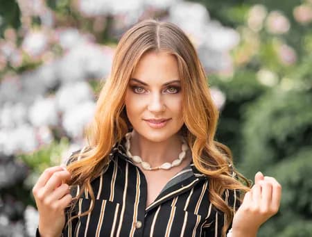 Anna Hucal Outdoor portrait