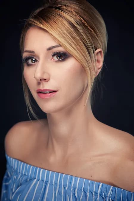 Kamila Niedziela Headshots Portrait